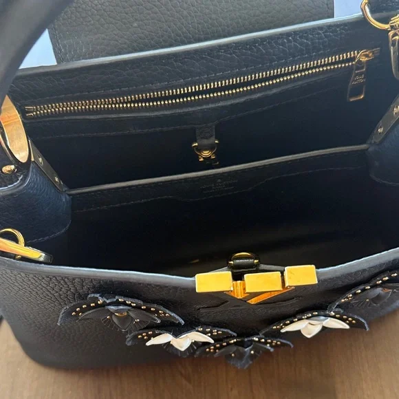 Elegant Black Designer Handbag - Picture 4 of 7